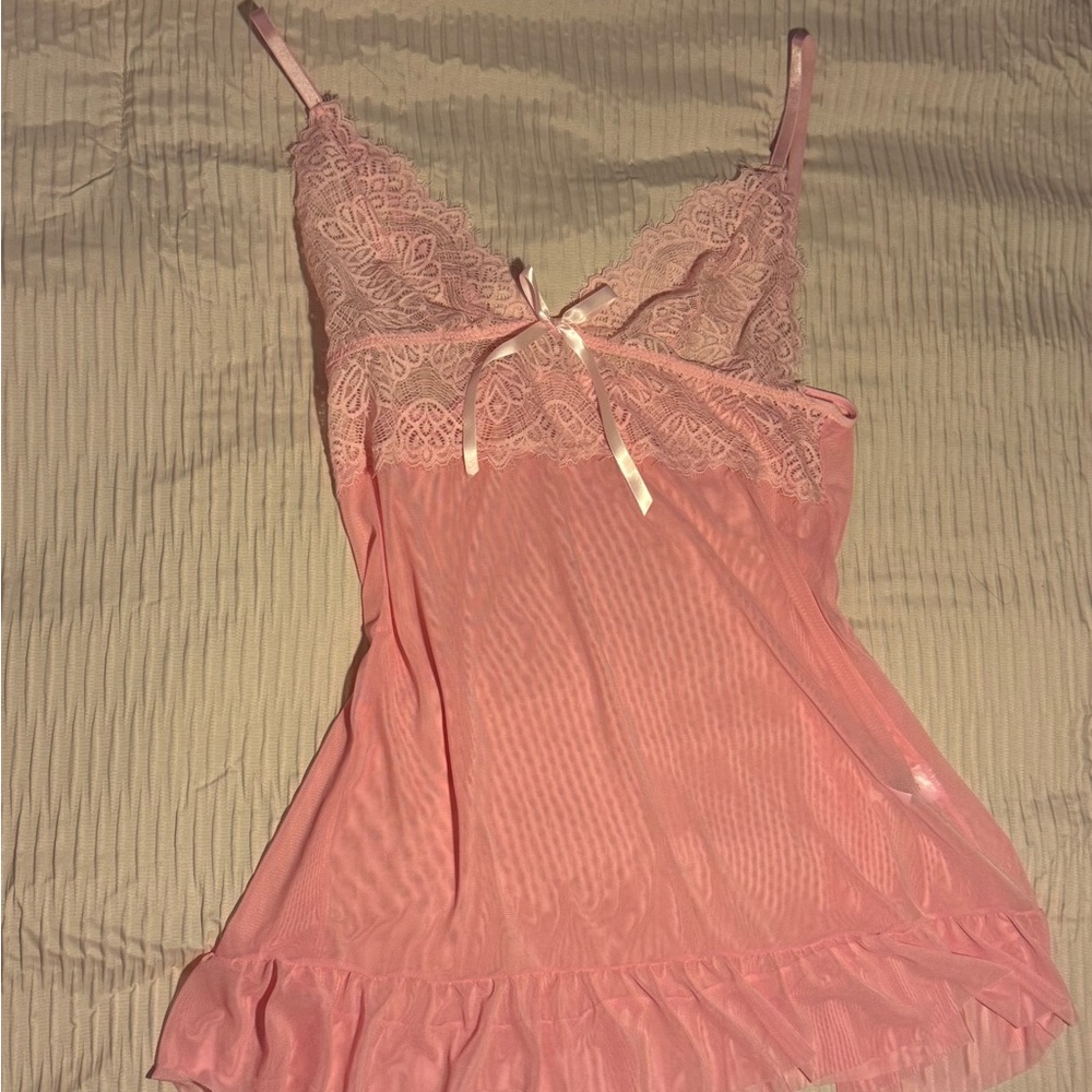 Elegant Pink Lace Chemise